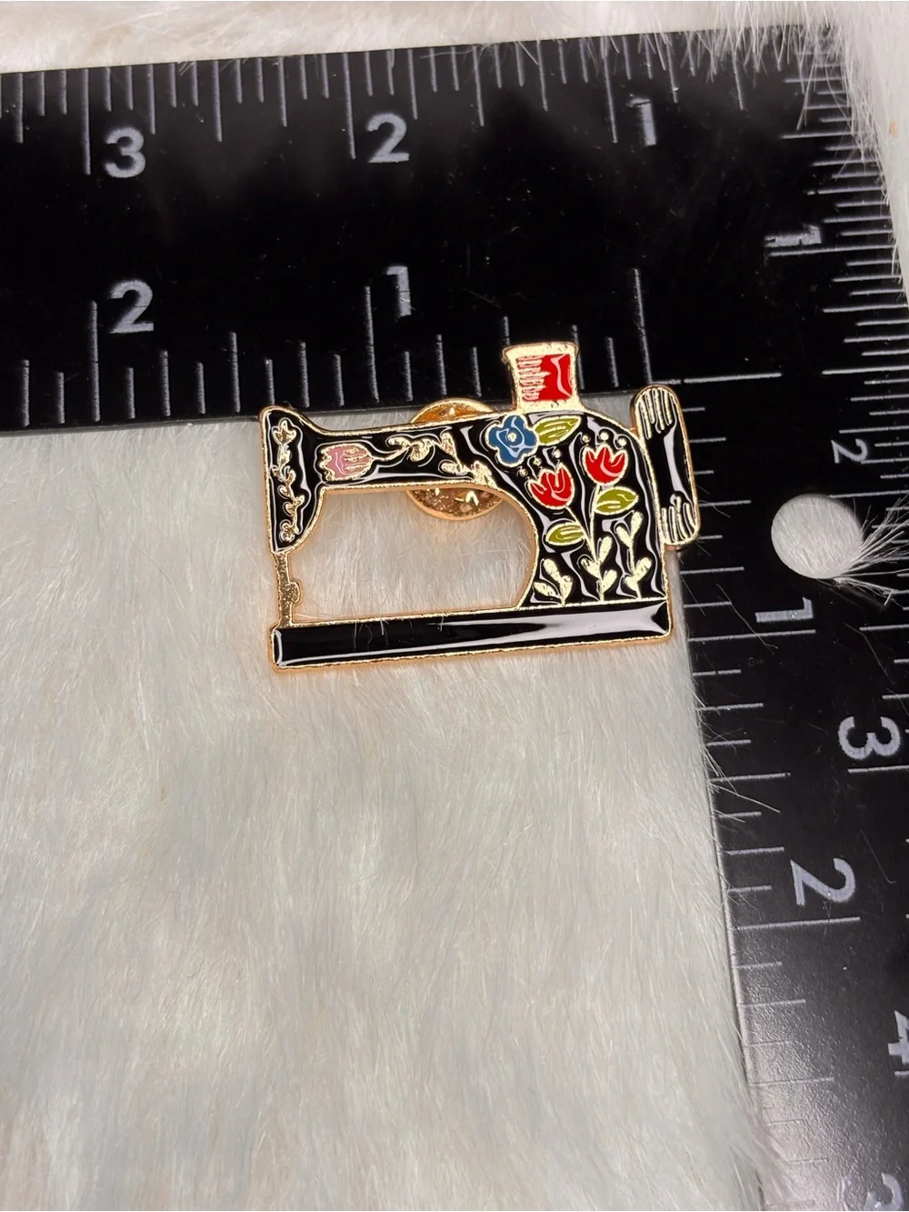 Sewing Lover Pin Set – Floral Sewing Machine & Pink Measuring Tape